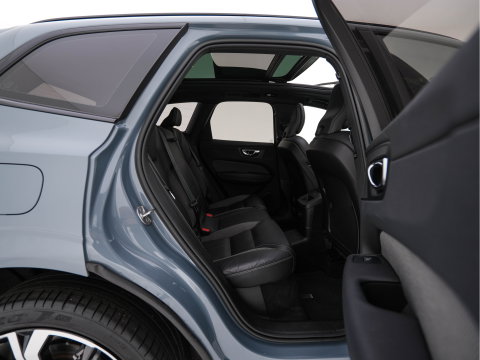Volvo XC60 2.0 T6 Plug-in hybrid AWD Plus Bright (Plug-in) {SoH-96%} (INCL.BTW) *PANO | HEAD-UP | LEATHER-FABRIC | FULL-LED | MEMORY-PACK | HARMAN/KARDON-AUDIO | TOP-VIEW | HEATED-CONTOURSEATS | DIGI-COCKPIT | NAVI-FULLMAP | PRIVACYGLASS | 21''ALU | TOWBAR*