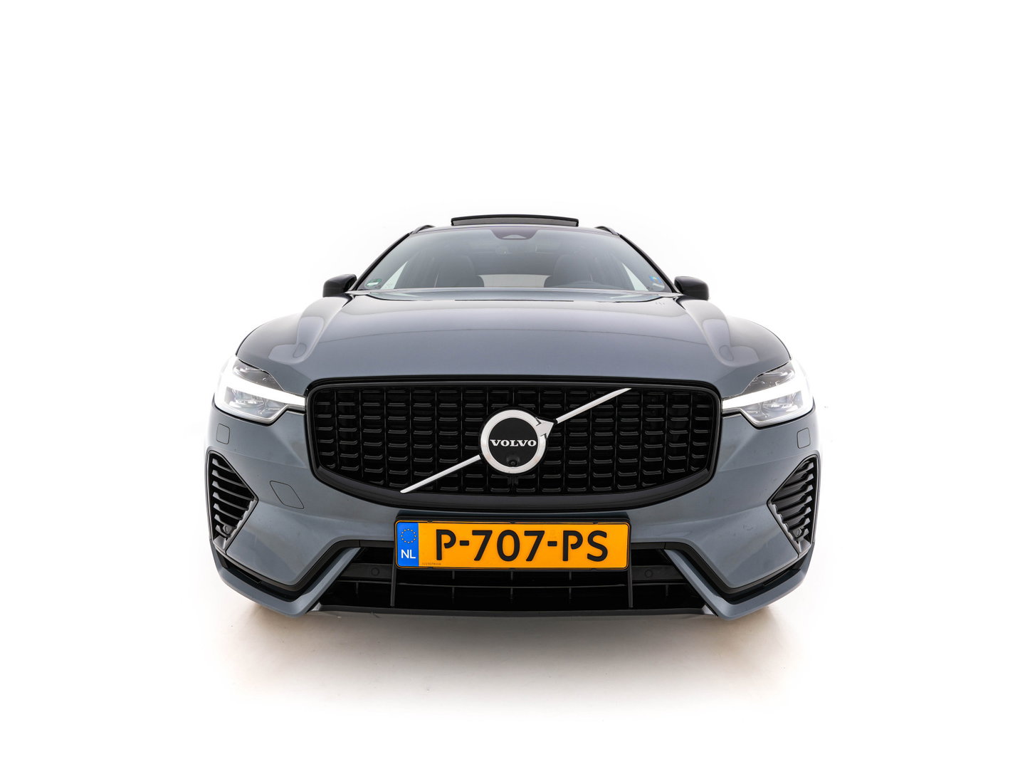 Volvo XC60 2.0 T6 Plug-in hybrid AWD Plus Bright (Plug-in) {SoH-96%} (INCL.BTW) *PANO | HEAD-UP | LEATHER-FABRIC | FULL-LED | MEMORY-PACK | HARMAN/KARDON-AUDIO | TOP-VIEW | HEATED-CONTOURSEATS | DIGI-COCKPIT | NAVI-FULLMAP | PRIVACYGLASS | 21''ALU | TOWBAR*