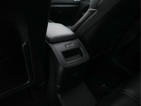 Volvo XC60 2.0 T6 Plug-in hybrid AWD Plus Bright (Plug-in) {SoH-96%} (INCL.BTW) *PANO | HEAD-UP | LEATHER-FABRIC | FULL-LED | MEMORY-PACK | HARMAN/KARDON-AUDIO | TOP-VIEW | HEATED-CONTOURSEATS | DIGI-COCKPIT | NAVI-FULLMAP | PRIVACYGLASS | 21''ALU | TOWBAR*