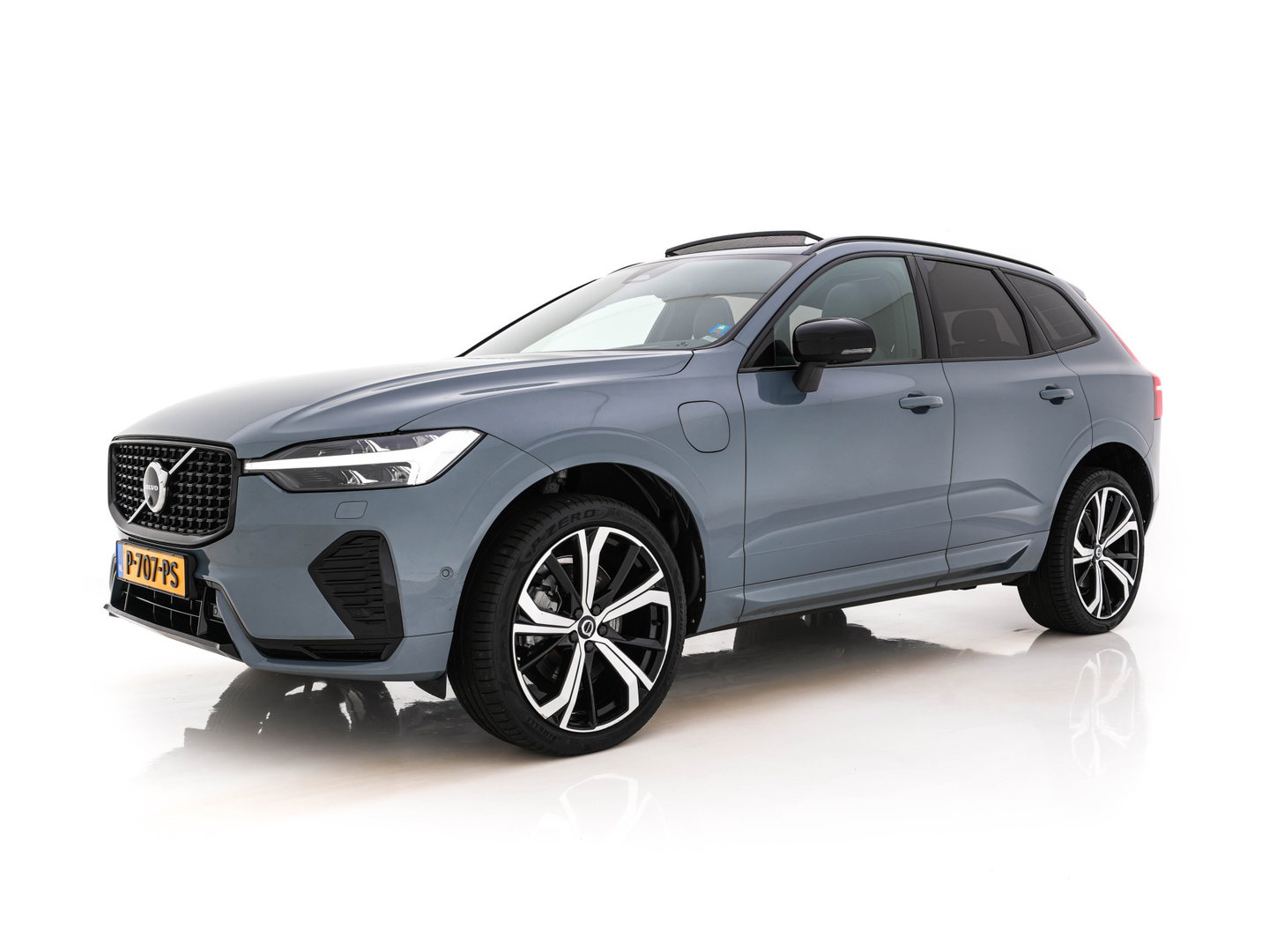 Volvo XC60 2.0 T6 Plug-in hybrid AWD Plus Bright (Plug-in) {SoH-96%} (INCL.BTW) *PANO | HEAD-UP | LEATHER-FABRIC | FULL-LED | MEMORY-PACK | HARMAN/KARDON-AUDIO | TOP-VIEW | HEATED-CONTOURSEATS | DIGI-COCKPIT | NAVI-FULLMAP | PRIVACYGLASS | 21''ALU | TOWBAR*