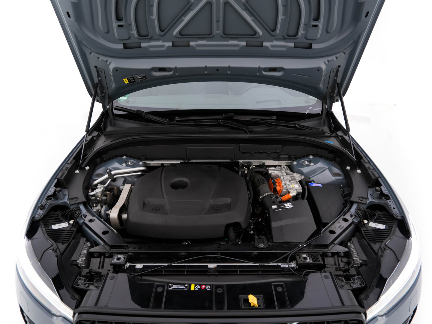 Volvo XC60 2.0 T6 Plug-in hybrid AWD Plus Bright (Plug-in) {SoH-96%} (INCL.BTW) *PANO | HEAD-UP | LEATHER-FABRIC | FULL-LED | MEMORY-PACK | HARMAN/KARDON-AUDIO | TOP-VIEW | HEATED-CONTOURSEATS | DIGI-COCKPIT | NAVI-FULLMAP | PRIVACYGLASS | 21''ALU | TOWBAR*