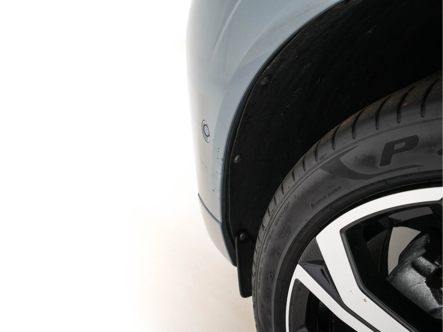 Volvo XC60 2.0 T6 Plug-in hybrid AWD Plus Bright (Plug-in) {SoH-96%} (INCL.BTW) *PANO | HEAD-UP | LEATHER-FABRIC | FULL-LED | MEMORY-PACK | HARMAN/KARDON-AUDIO | TOP-VIEW | HEATED-CONTOURSEATS | DIGI-COCKPIT | NAVI-FULLMAP | PRIVACYGLASS | 21''ALU | TOWBAR*