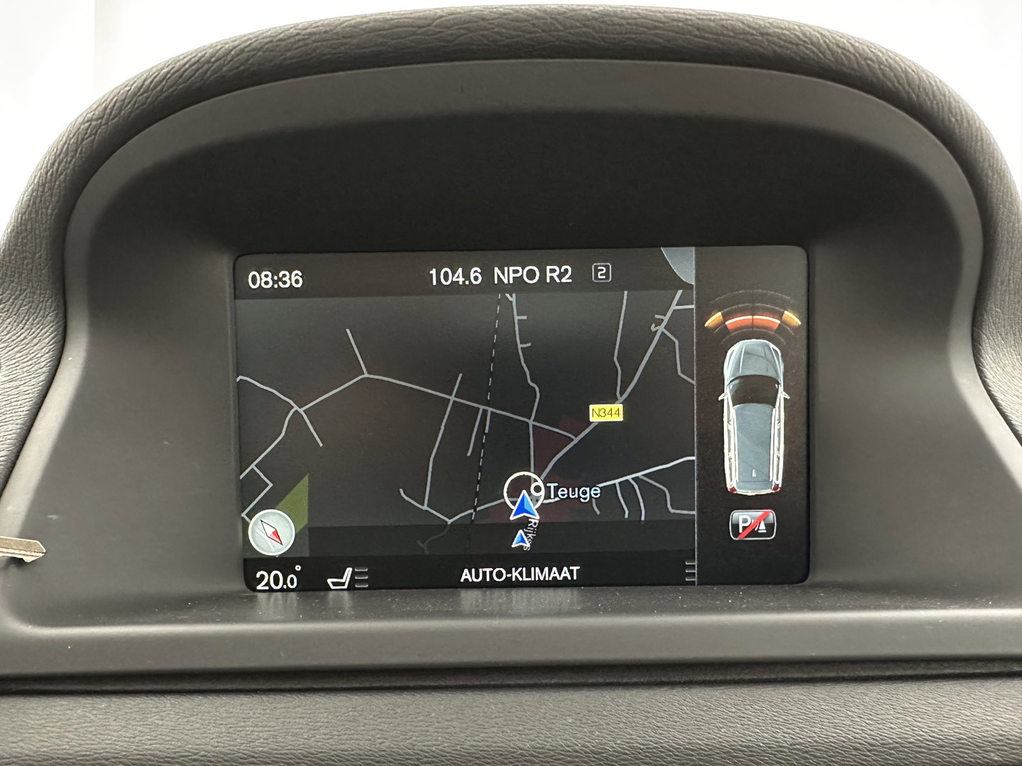 Volvo V70 2.0 D4 Summum *PANO | LUXURY-LEATHER | BI-XENON | MEMORY-PACK | NAVI-FULLMAP | CAMERA | HEATED-COMFORTSEATS | PRIVACY-GLASS | PDC | ECC | CRUISE | TOWBAR | 17''ALU*
