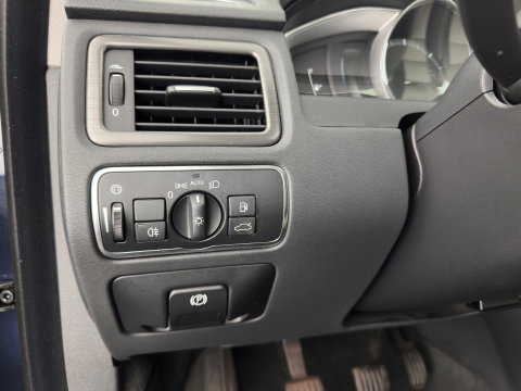 Volvo V70 2.0 D4 Summum *PANO | LUXURY-LEATHER | BI-XENON | MEMORY-PACK | NAVI-FULLMAP | CAMERA | HEATED-COMFORTSEATS | PRIVACY-GLASS | PDC | ECC | CRUISE | TOWBAR | 17''ALU*