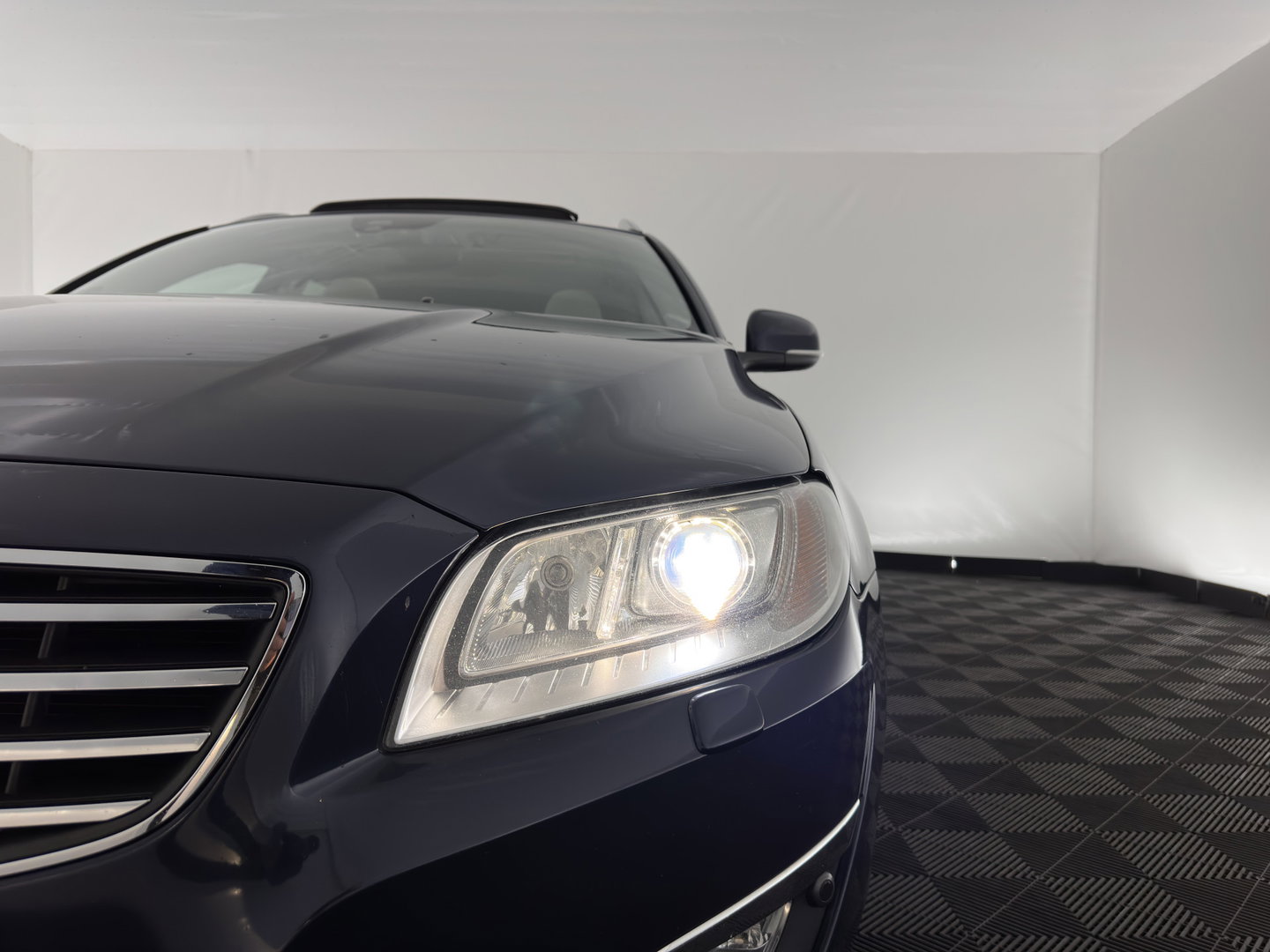 Volvo V70 2.0 D4 Summum *PANO | LUXURY-LEATHER | BI-XENON | MEMORY-PACK | NAVI-FULLMAP | CAMERA | HEATED-COMFORTSEATS | PRIVACY-GLASS | PDC | ECC | CRUISE | TOWBAR | 17''ALU*