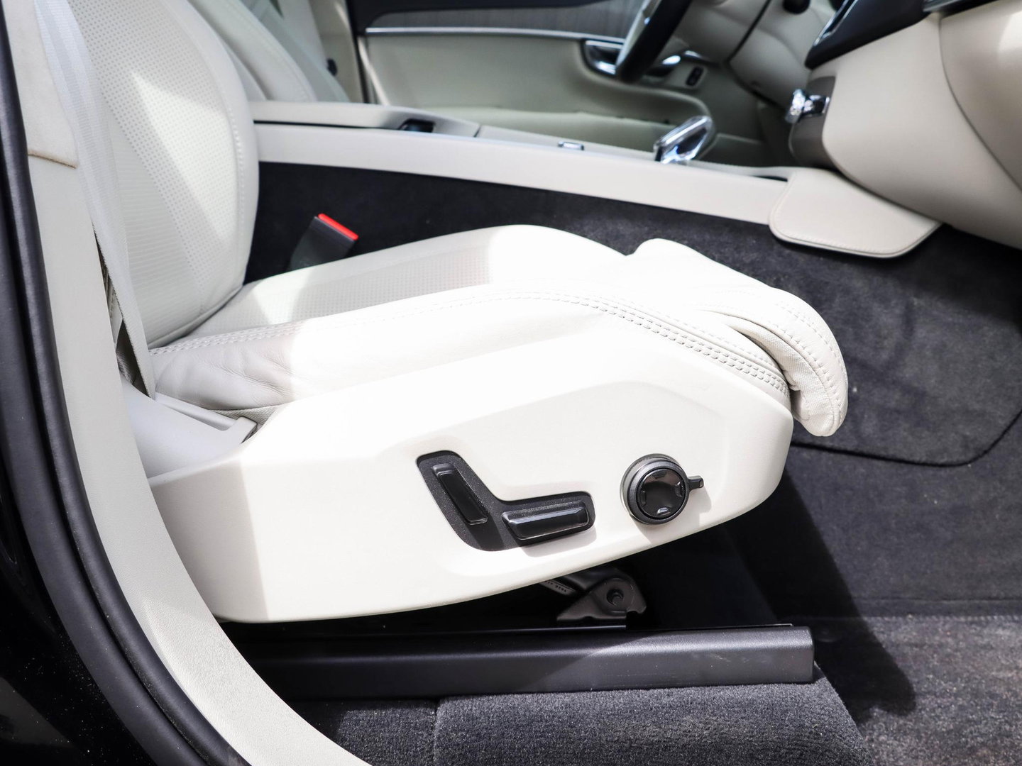 Volvo XC90 T8 455pk Recharge AWD Ultra Bright 7p. Panoramadak Harman Kardon SoH 95,4%