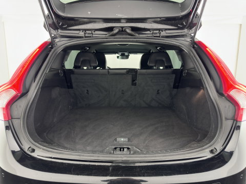 Volvo V60 2.0 D2 Summum *LEATHER | XENON | HEATED-COMFORTSEATS | NAVI-FULLMAP | PRIVACY-GLASS | ECC | PDC | CRUISE | 17''ALU*