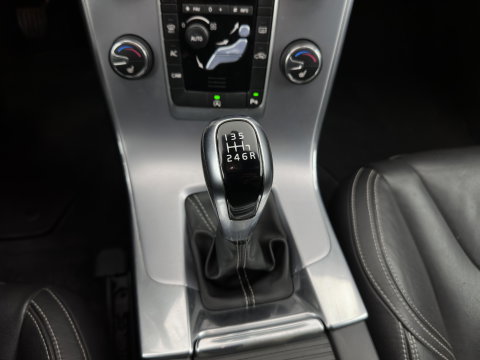 Volvo V60 2.0 D2 Summum *LEATHER | XENON | HEATED-COMFORTSEATS | NAVI-FULLMAP | PRIVACY-GLASS | ECC | PDC | CRUISE | 17''ALU*