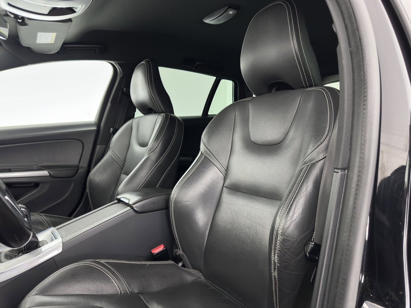 Volvo V60 2.0 D2 Summum *LEATHER | XENON | HEATED-COMFORTSEATS | NAVI-FULLMAP | PRIVACY-GLASS | ECC | PDC | CRUISE | 17''ALU*