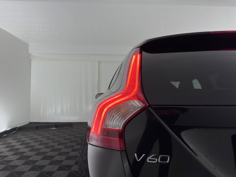 Volvo V60 2.0 D2 Summum *LEATHER | XENON | HEATED-COMFORTSEATS | NAVI-FULLMAP | PRIVACY-GLASS | ECC | PDC | CRUISE | 17''ALU*