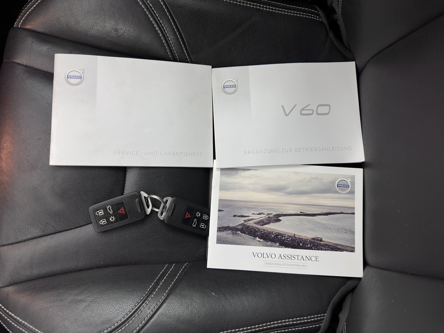Volvo V60 2.0 D2 Summum *LEATHER | XENON | HEATED-COMFORTSEATS | NAVI-FULLMAP | PRIVACY-GLASS | ECC | PDC | CRUISE | 17''ALU*