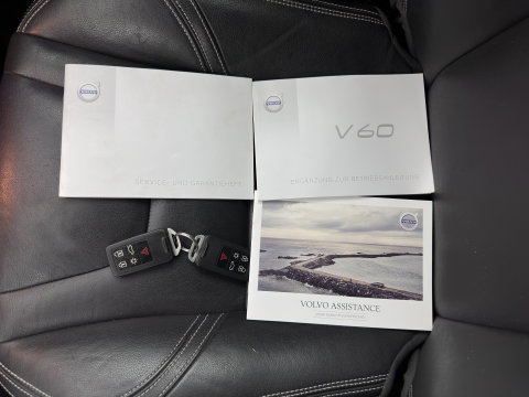 Volvo V60 2.0 D2 Summum *LEATHER | XENON | HEATED-COMFORTSEATS | NAVI-FULLMAP | PRIVACY-GLASS | ECC | PDC | CRUISE | 17''ALU*