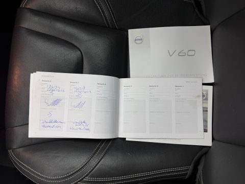 Volvo V60 2.0 D2 Summum *LEATHER | XENON | HEATED-COMFORTSEATS | NAVI-FULLMAP | PRIVACY-GLASS | ECC | PDC | CRUISE | 17''ALU*