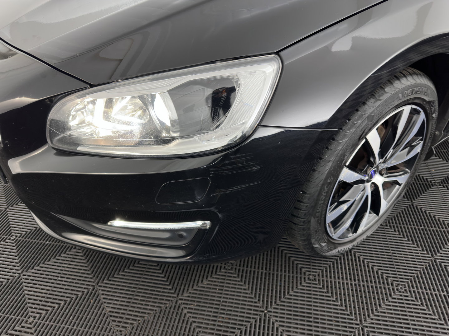 Volvo V60 2.0 D2 Summum *LEATHER | XENON | HEATED-COMFORTSEATS | NAVI-FULLMAP | PRIVACY-GLASS | ECC | PDC | CRUISE | 17''ALU*