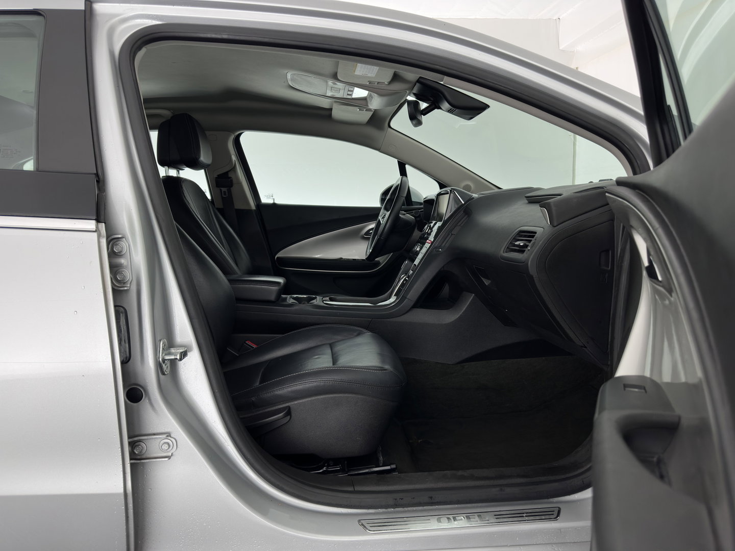 Opel Ampera 1.4 Aut. *NAVI-FULLMAP | LEATHER | BOSE-AUDIO | KEYLESS | CAMERA | DAB | ECC | PDC | CRUISE | DIGI-COCKPIT | HEATED-COMFORTSEATS | 17''ALU*