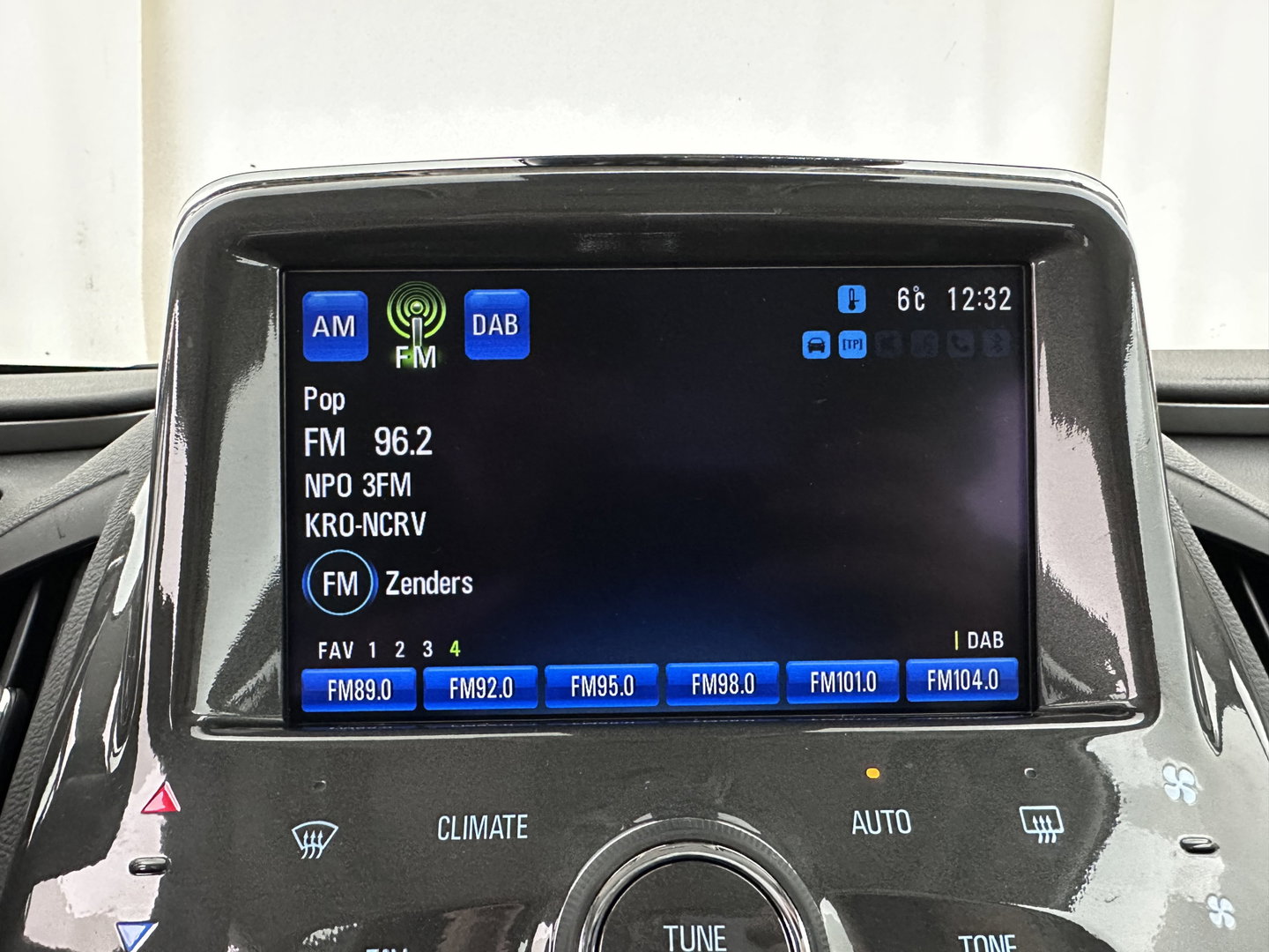 Opel Ampera 1.4 Aut. *NAVI-FULLMAP | LEATHER | BOSE-AUDIO | KEYLESS | CAMERA | DAB | ECC | PDC | CRUISE | DIGI-COCKPIT | HEATED-COMFORTSEATS | 17''ALU*