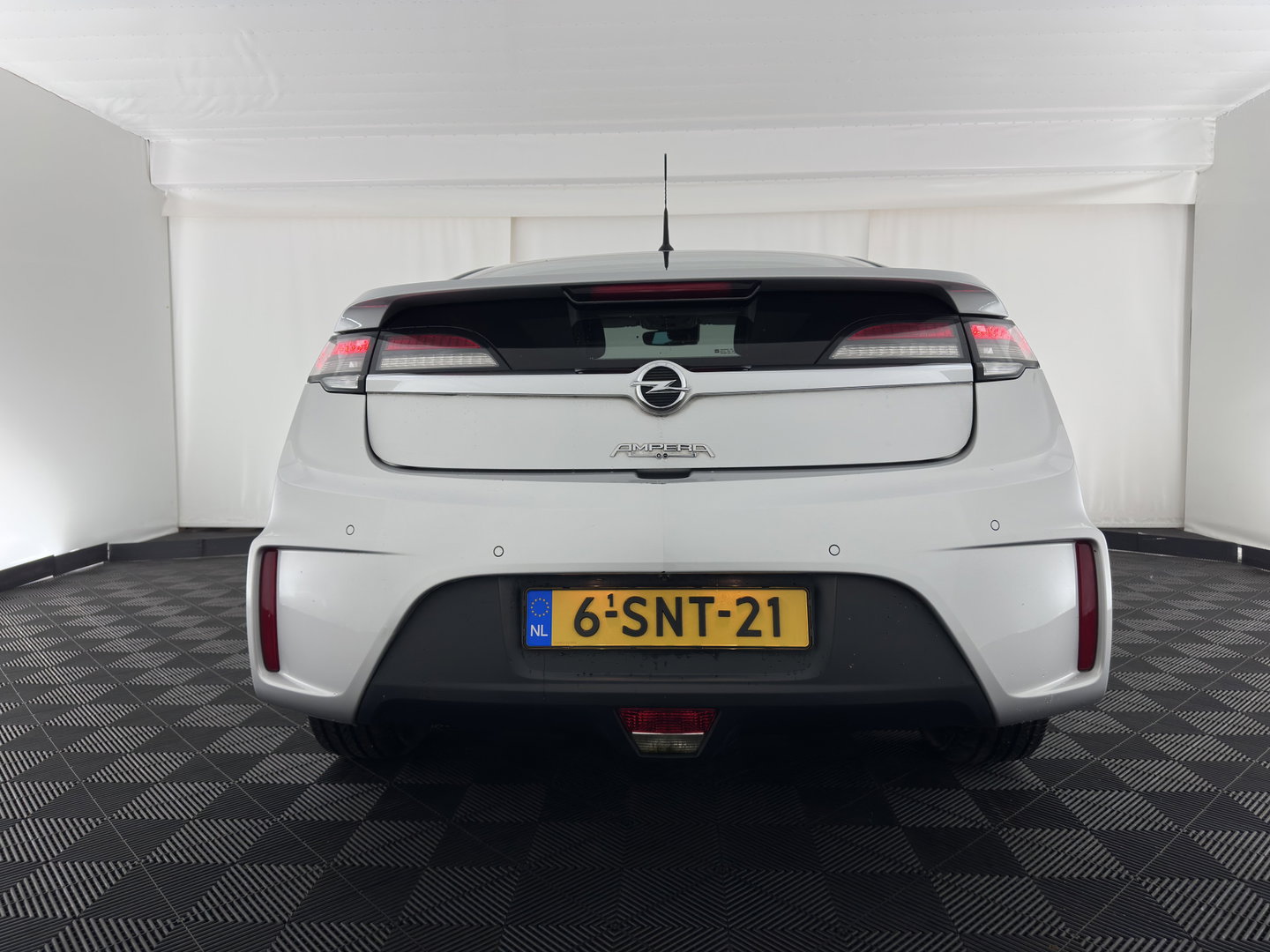 Opel Ampera 1.4 Aut. *NAVI-FULLMAP | LEATHER | BOSE-AUDIO | KEYLESS | CAMERA | DAB | ECC | PDC | CRUISE | DIGI-COCKPIT | HEATED-COMFORTSEATS | 17''ALU*