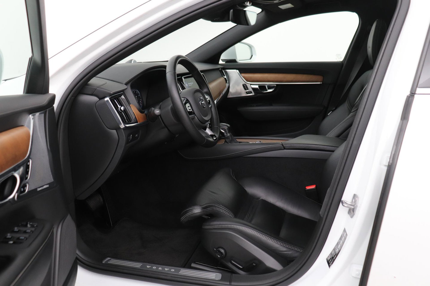 Volvo V90 2.0 T5 Inscription | Bowers&Wilkins | Pilot Assist | Panoramadak | BLIS | Standkachel | 21 Inch