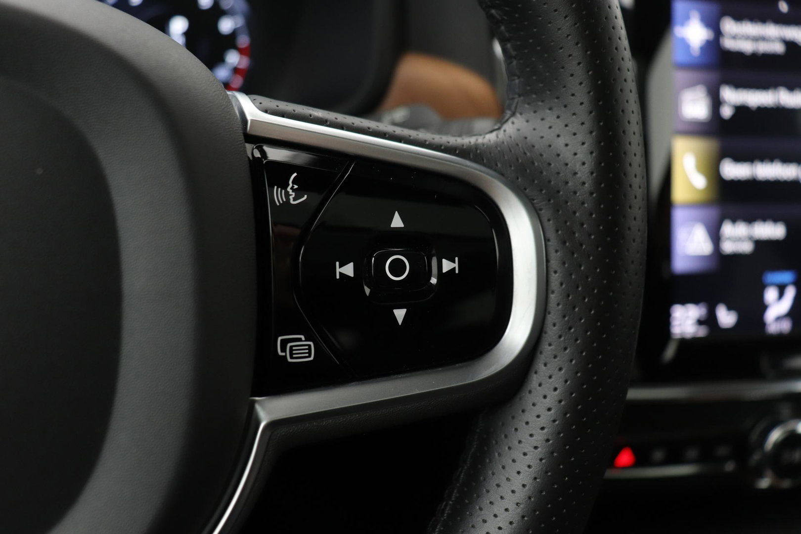 Volvo V90 2.0 T5 Inscription | Bowers&Wilkins | Pilot Assist | Panoramadak | BLIS | Standkachel | 21 Inch