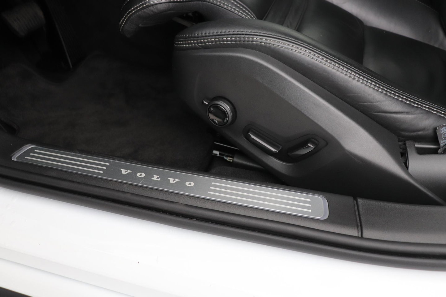 Volvo V90 2.0 T5 Inscription | Bowers&Wilkins | Pilot Assist | Panoramadak | BLIS | Standkachel | 21 Inch