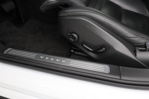 Volvo V90 2.0 T5 Inscription | Bowers&Wilkins | Pilot Assist | Panoramadak | BLIS | Standkachel | 21 Inch
