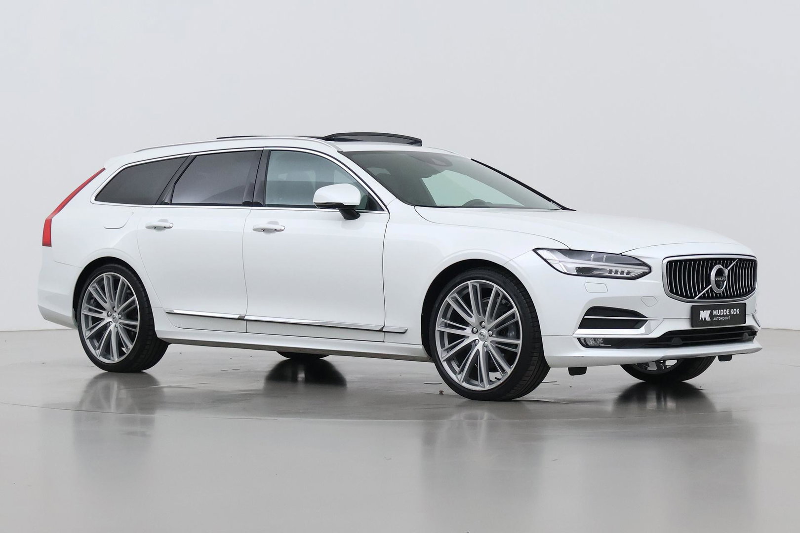 Volvo V90 2.0 T5 Inscription | Bowers&Wilkins | Pilot Assist | Panoramadak | BLIS | Standkachel | 21 Inch