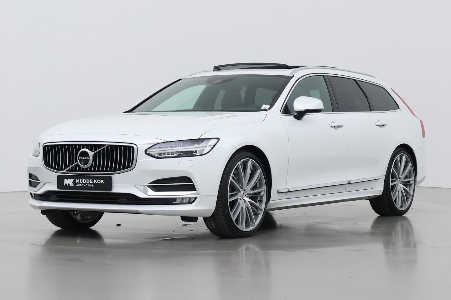 Volvo V90 2.0 T5 Inscription | Bowers&Wilkins | Pilot Assist | Panoramadak | BLIS | Standkachel | 21 Inch