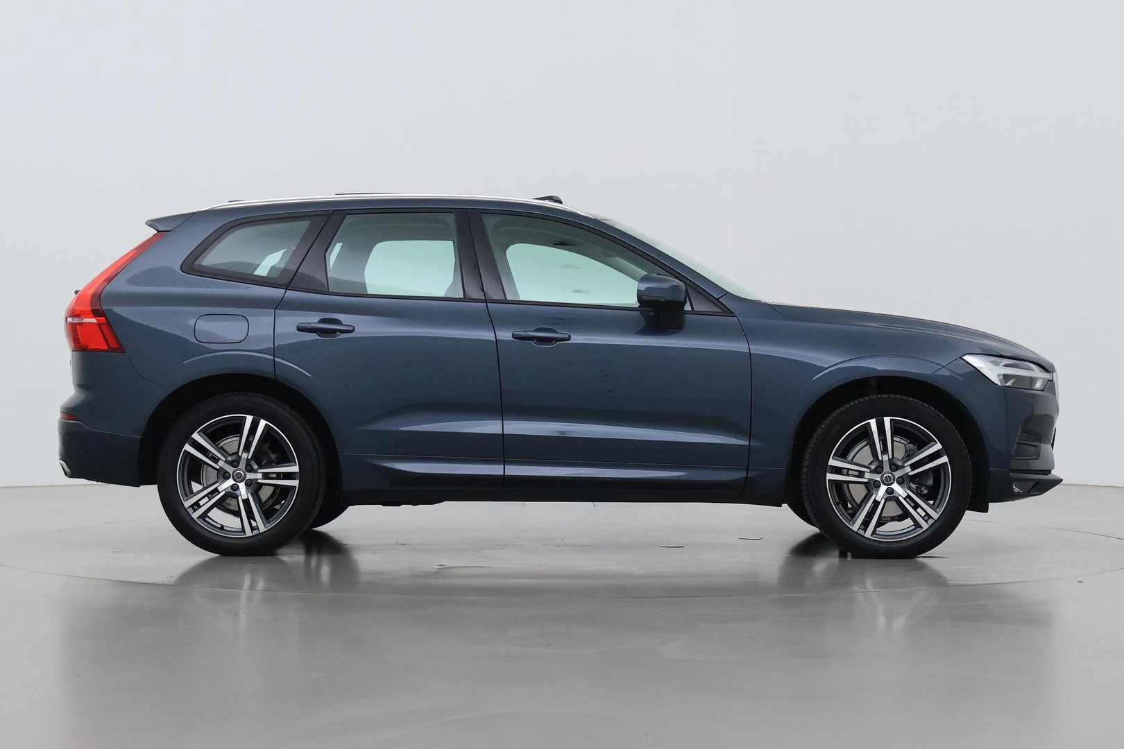 Volvo XC60 2.0 D4 AWD Momentum | Panoramadak | 360-camera | Trekhaak | BLIS | Head-Up