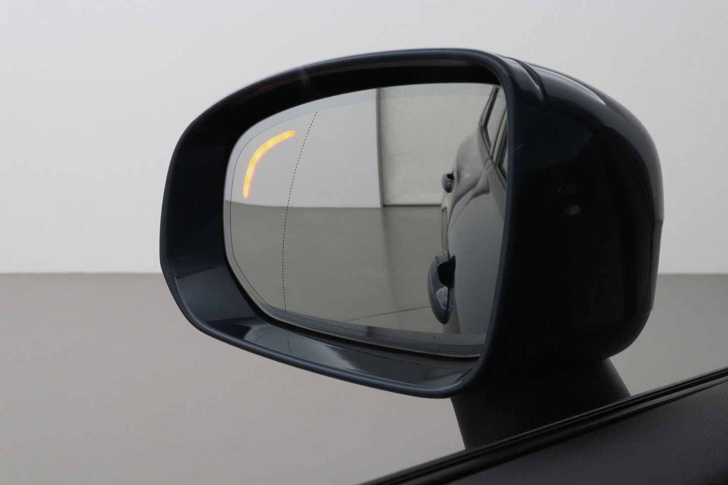 Volvo XC60 2.0 D4 AWD Momentum | Panoramadak | 360-camera | Trekhaak | BLIS | Head-Up