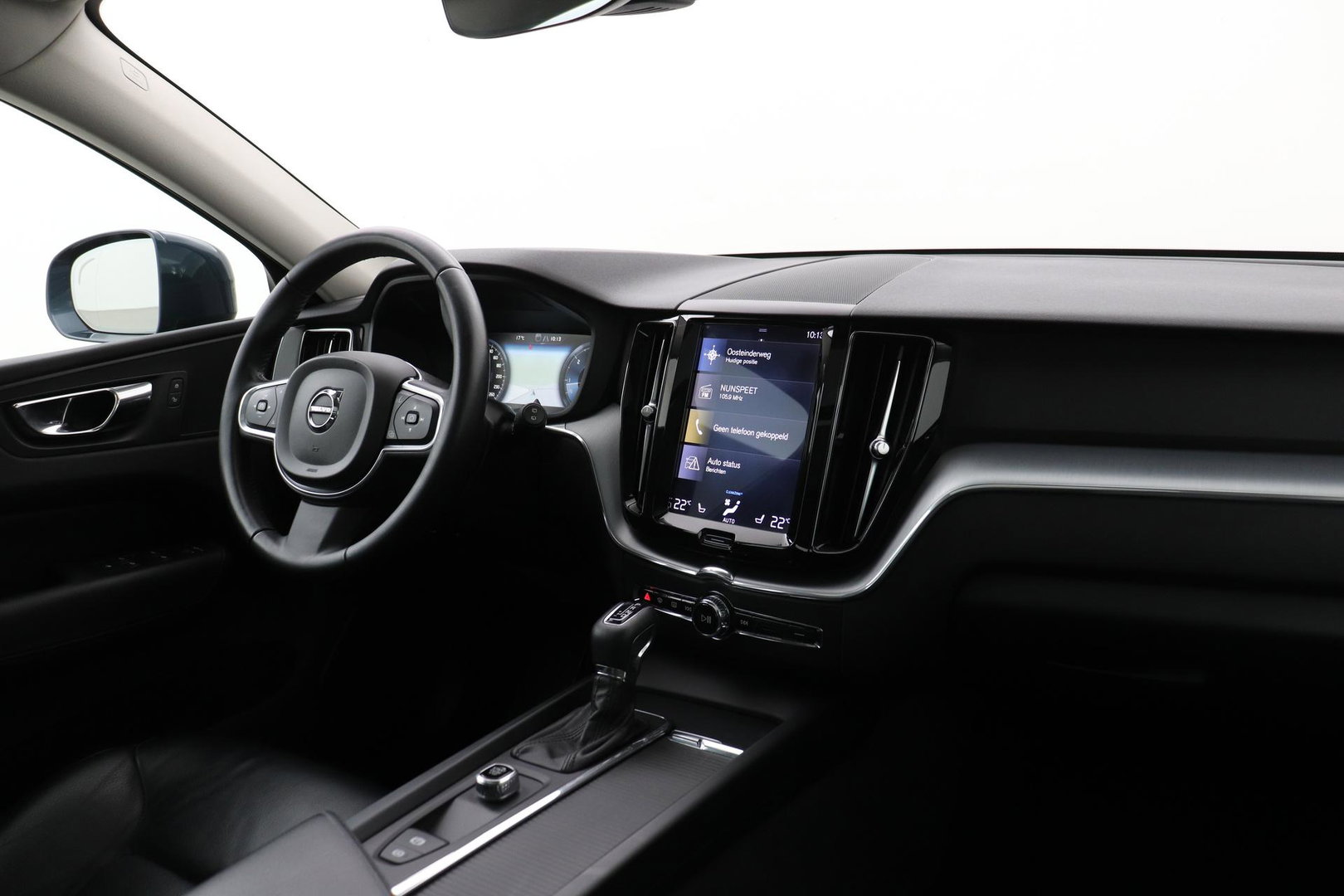 Volvo XC60 2.0 D4 AWD Momentum | Panoramadak | 360-camera | Trekhaak | BLIS | Head-Up