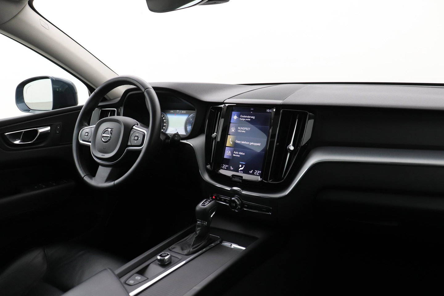 Volvo XC60 2.0 D4 AWD Momentum | Panoramadak | 360-camera | Trekhaak | BLIS | Head-Up