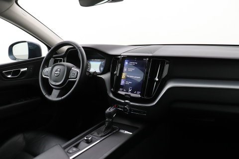Volvo XC60 2.0 D4 AWD Momentum | Panoramadak | 360-camera | Trekhaak | BLIS | Head-Up