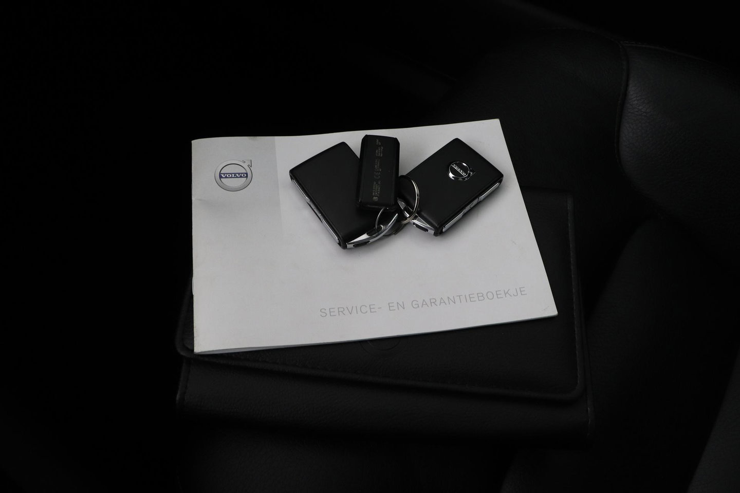 Volvo XC60 2.0 D4 AWD Momentum | Panoramadak | 360-camera | Trekhaak | BLIS | Head-Up