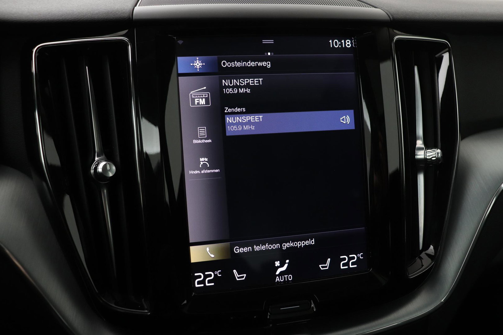Volvo XC60 2.0 D4 AWD Momentum | Panoramadak | 360-camera | Trekhaak | BLIS | Head-Up