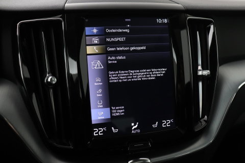 Volvo XC60 2.0 D4 AWD Momentum | Panoramadak | 360-camera | Trekhaak | BLIS | Head-Up