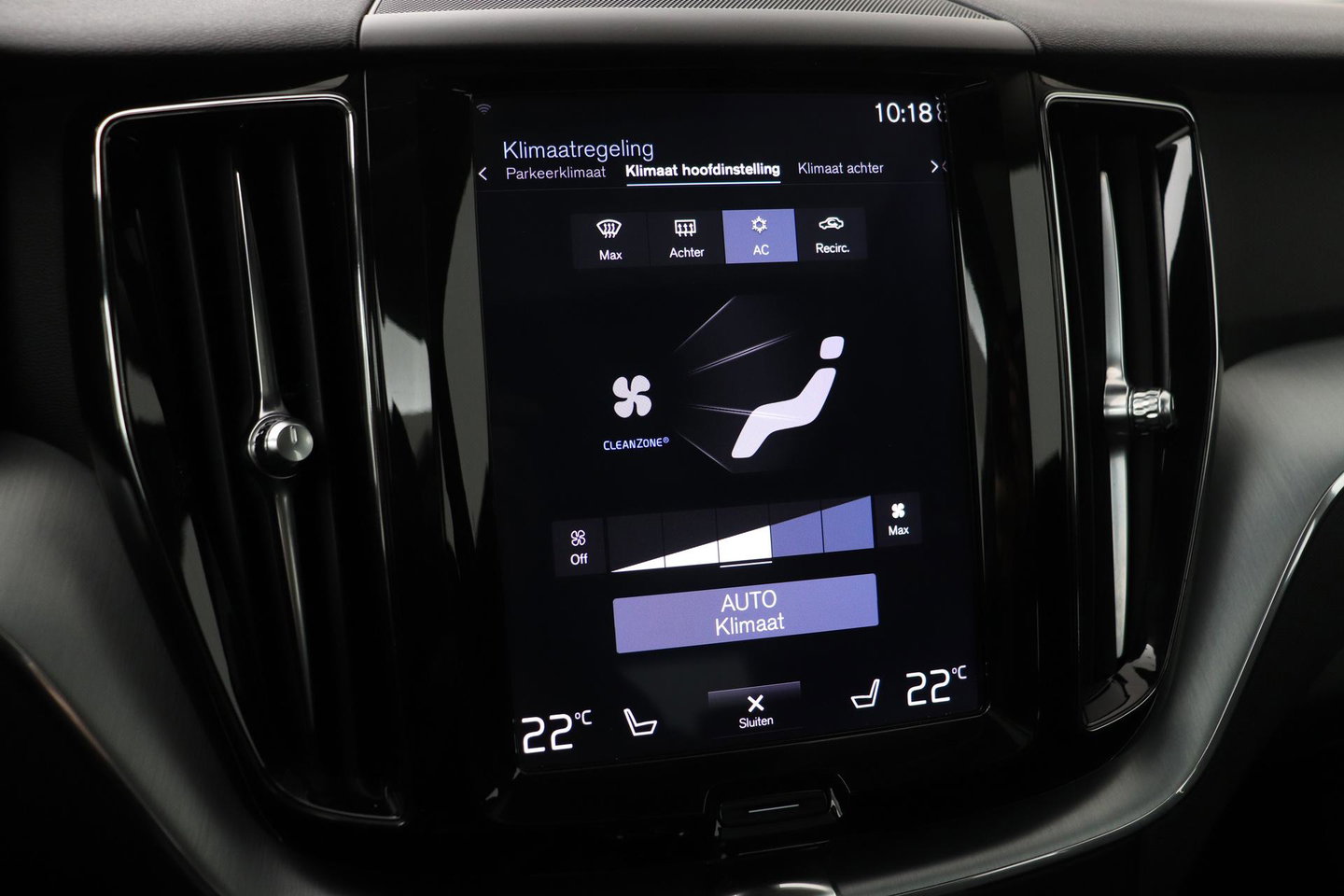 Volvo XC60 2.0 D4 AWD Momentum | Panoramadak | 360-camera | Trekhaak | BLIS | Head-Up
