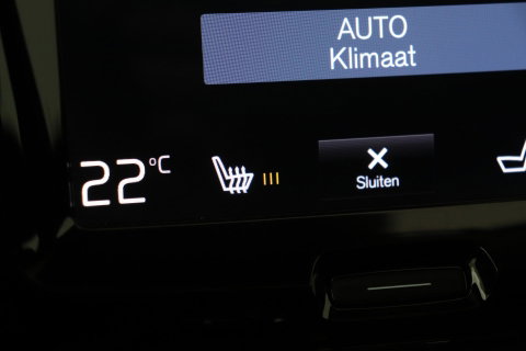 Volvo XC60 2.0 D4 AWD Momentum | Panoramadak | 360-camera | Trekhaak | BLIS | Head-Up