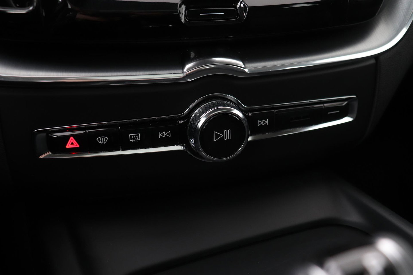 Volvo XC60 2.0 D4 AWD Momentum | Panoramadak | 360-camera | Trekhaak | BLIS | Head-Up