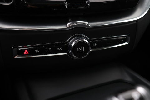 Volvo XC60 2.0 D4 AWD Momentum | Panoramadak | 360-camera | Trekhaak | BLIS | Head-Up
