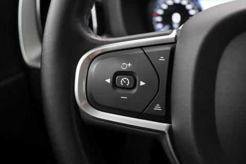 Volvo XC60 2.0 D4 AWD Momentum | Panoramadak | 360-camera | Trekhaak | BLIS | Head-Up
