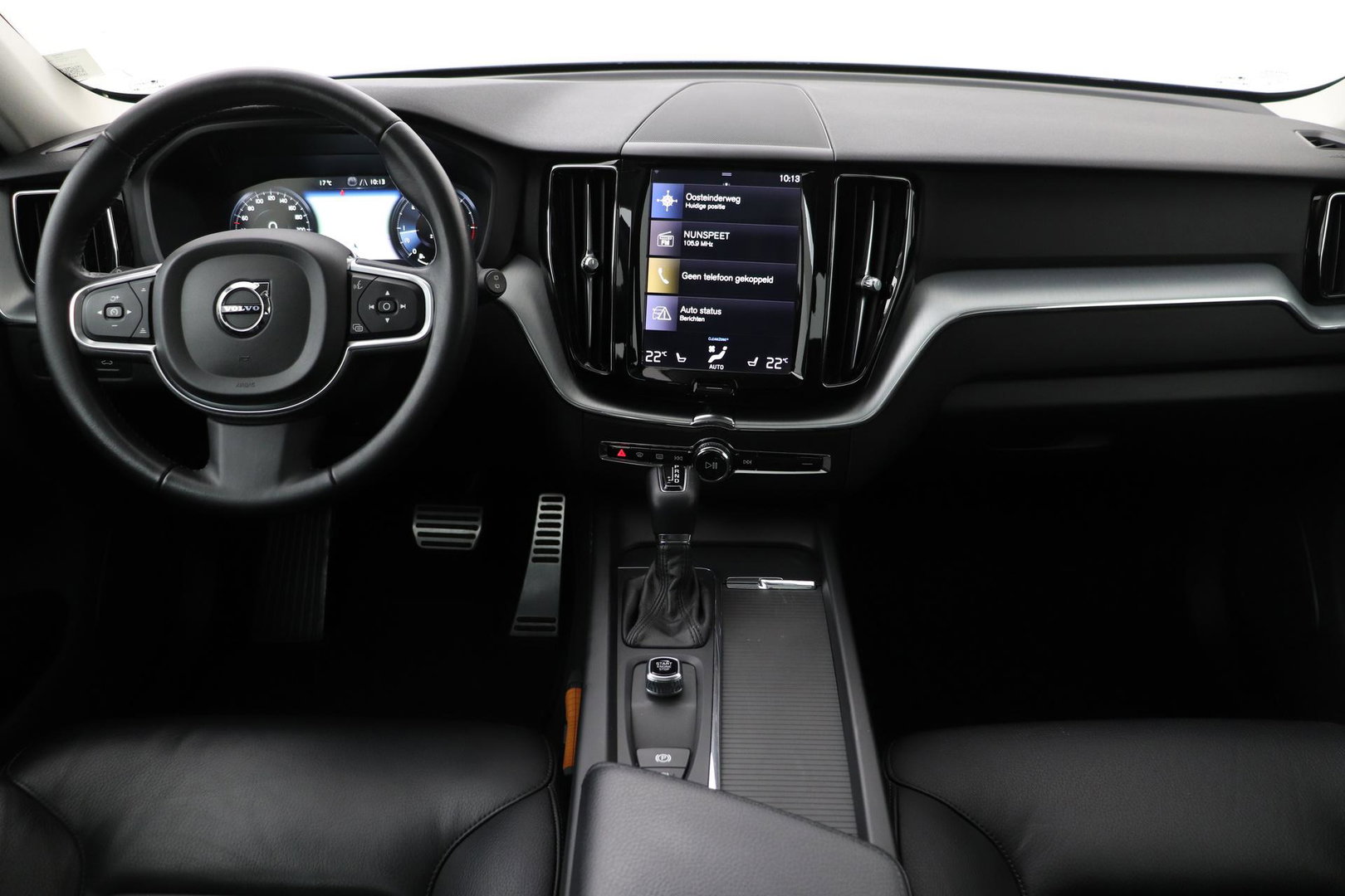 Volvo XC60 2.0 D4 AWD Momentum | Panoramadak | 360-camera | Trekhaak | BLIS | Head-Up