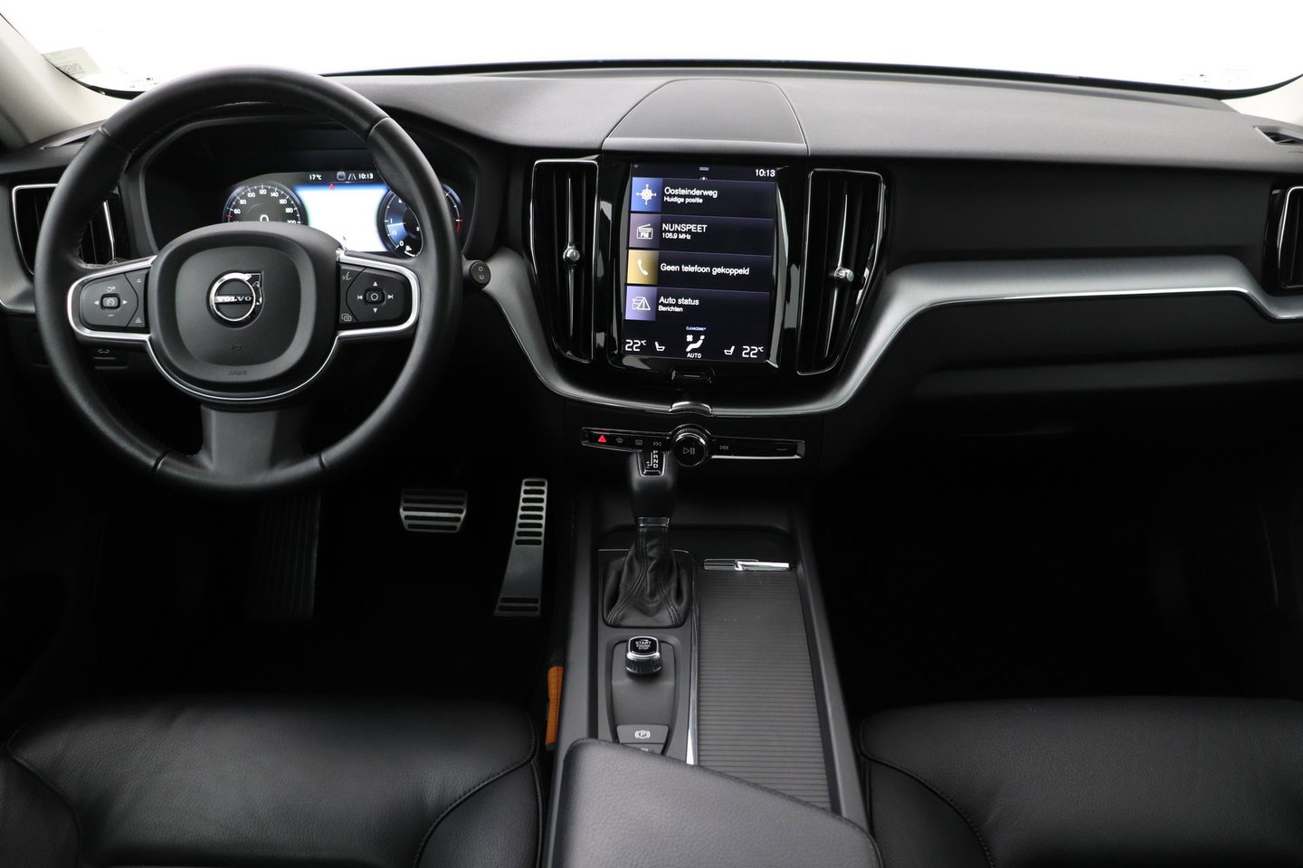 Volvo XC60 2.0 D4 AWD Momentum | Panoramadak | 360-camera | Trekhaak | BLIS | Head-Up