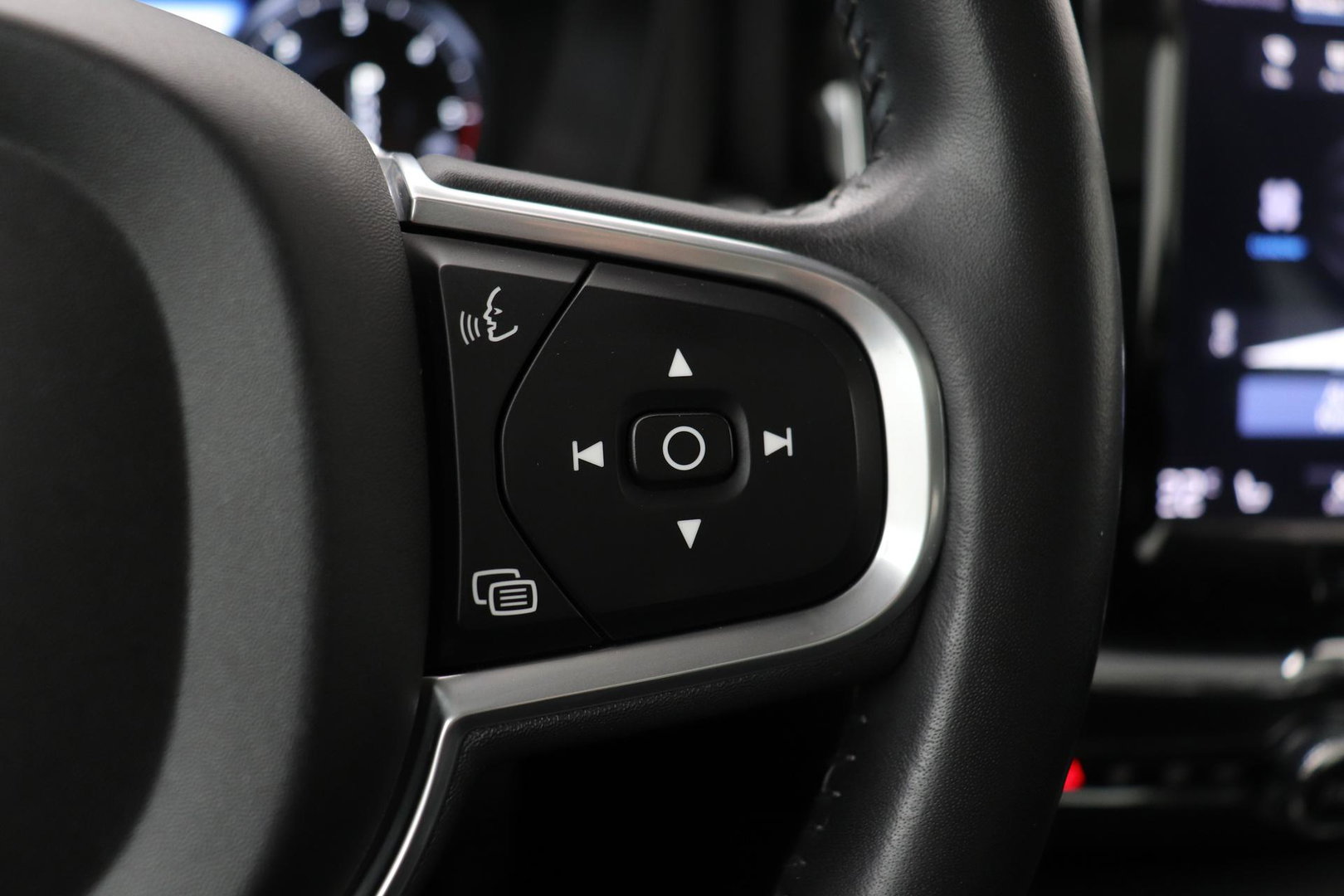 Volvo XC60 2.0 D4 AWD Momentum | Panoramadak | 360-camera | Trekhaak | BLIS | Head-Up