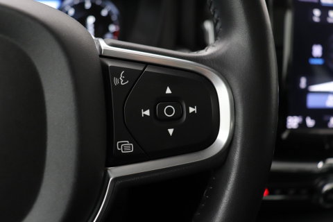 Volvo XC60 2.0 D4 AWD Momentum | Panoramadak | 360-camera | Trekhaak | BLIS | Head-Up