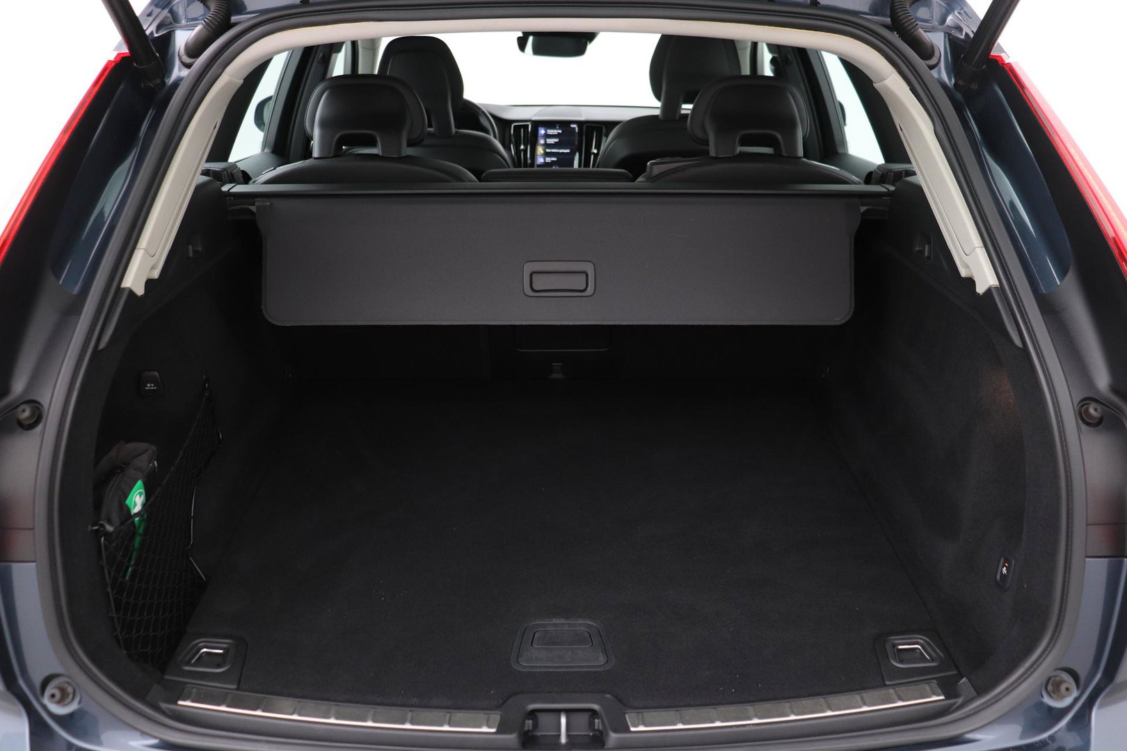 Volvo XC60 2.0 D4 AWD Momentum | Panoramadak | 360-camera | Trekhaak | BLIS | Head-Up