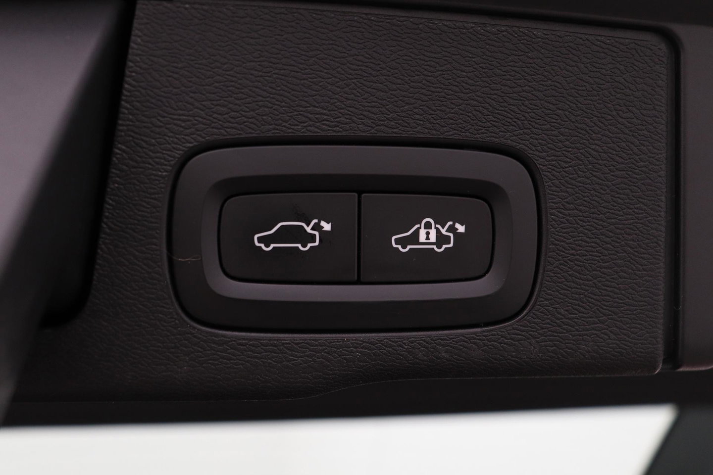 Volvo XC60 2.0 D4 AWD Momentum | Panoramadak | 360-camera | Trekhaak | BLIS | Head-Up