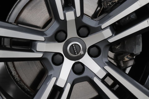 Volvo XC60 2.0 D4 AWD Momentum | Panoramadak | 360-camera | Trekhaak | BLIS | Head-Up