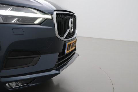 Volvo XC60 2.0 D4 AWD Momentum | Panoramadak | 360-camera | Trekhaak | BLIS | Head-Up
