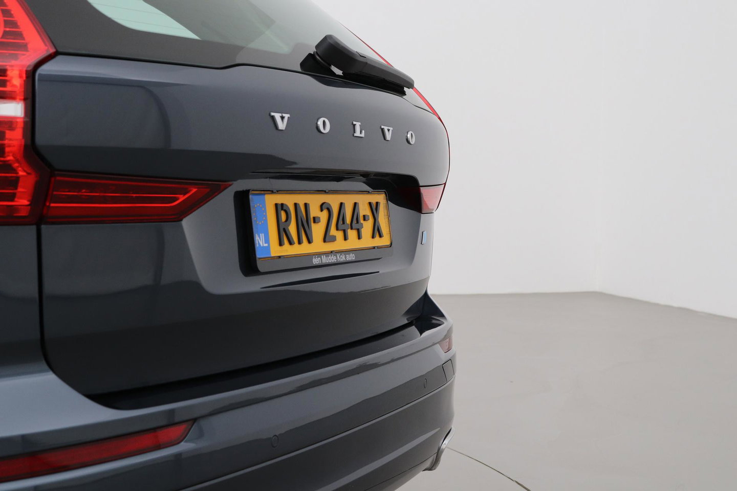 Volvo XC60 2.0 D4 AWD Momentum | Panoramadak | 360-camera | Trekhaak | BLIS | Head-Up