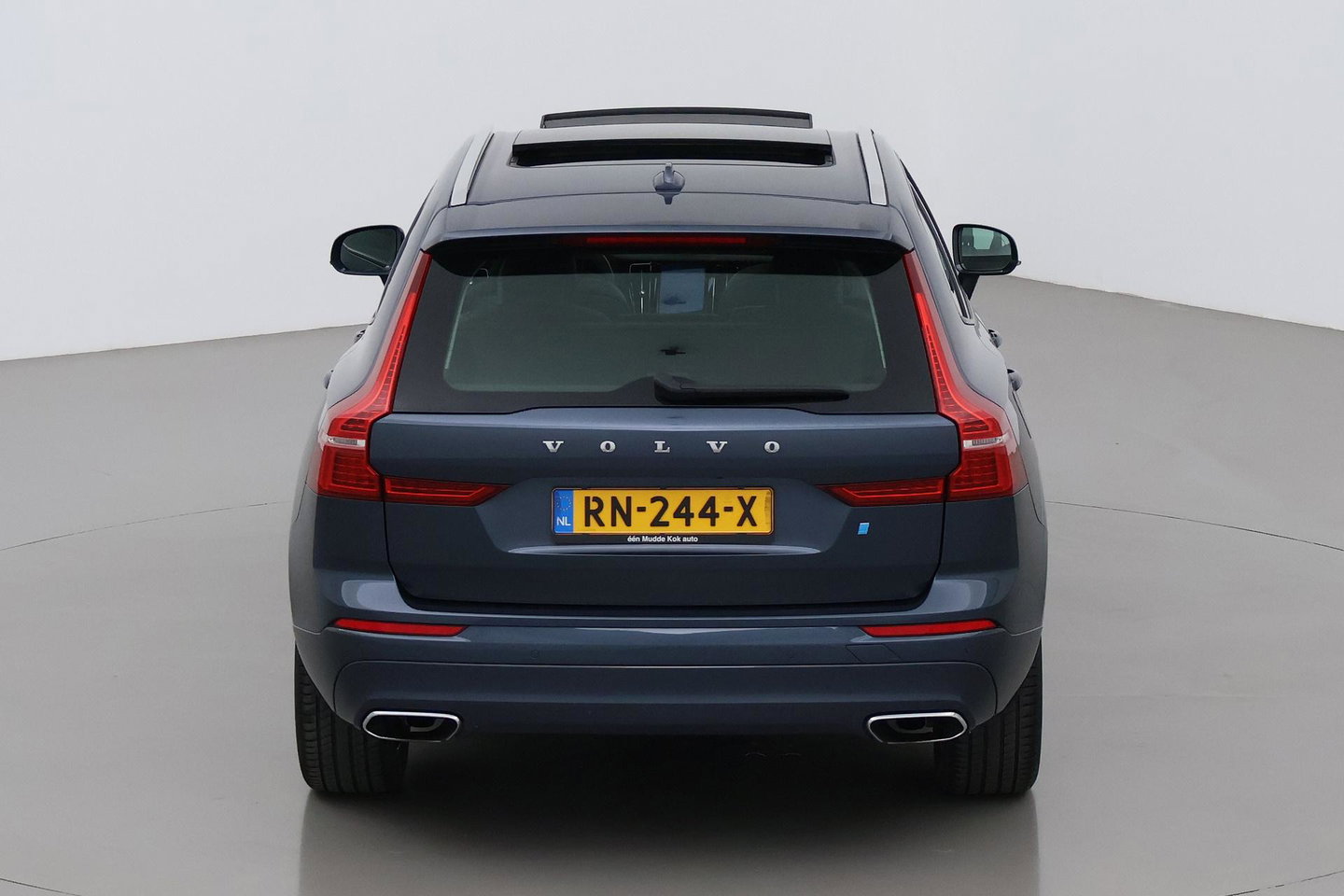Volvo XC60 2.0 D4 AWD Momentum | Panoramadak | 360-camera | Trekhaak | BLIS | Head-Up